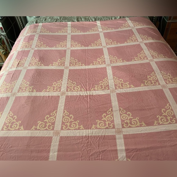 Other - Rose Pink Decorative Grid Duvet Cover with Cream Scroll Accents- Double